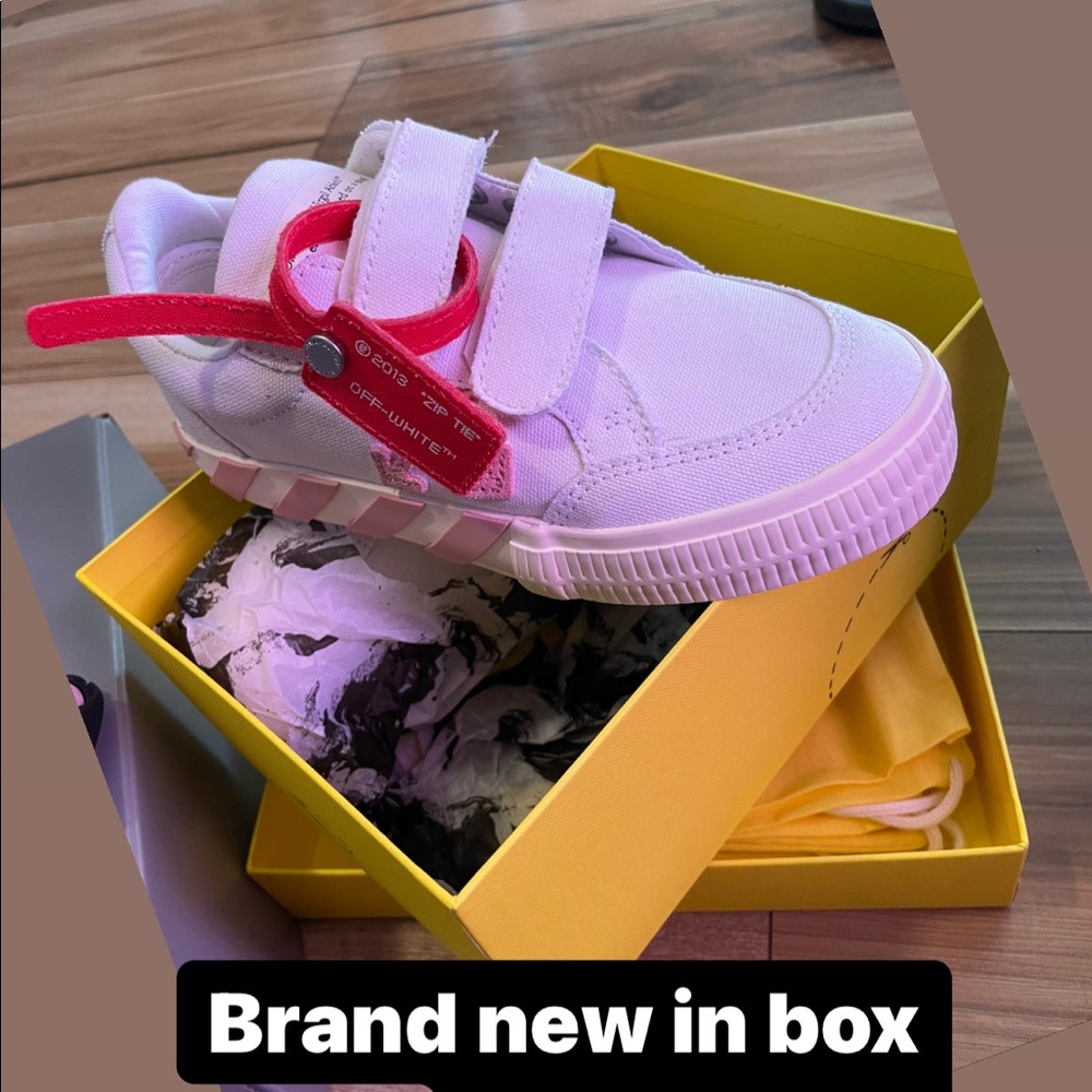 Off white unisex sneakers